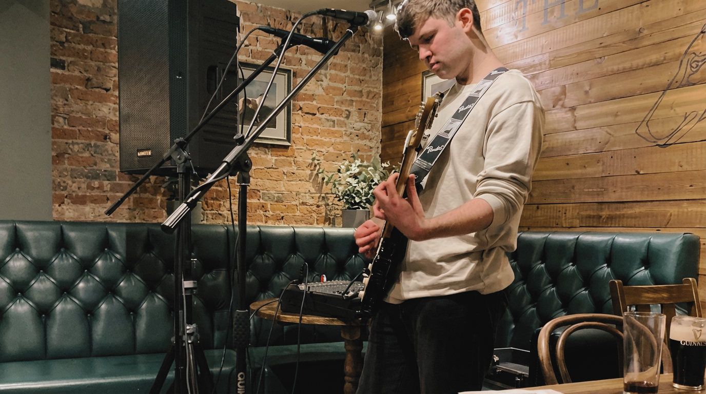 Ali Oldroyd – Live Music at Darleys Brasserie, Darley Abbey, Derby Ali Oldroyd performing live music at Darleys Brasserie, Derby – Sunday Sessions: Ali Oldroyd, live by the river